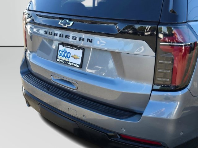 Used 2025 Chevrolet Suburban Z71 AWD/4WD image 15
