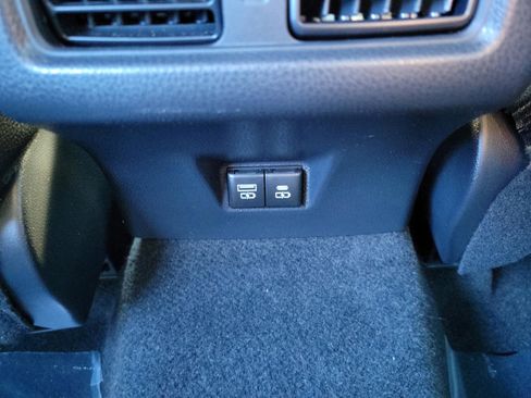 Used 2025 Toyota Camry SE image 9