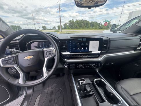 Used 2024 Chevrolet Silverado 1500 LTZ w/ LTZ Premium Package AWD/4WD image 9