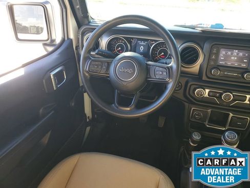 Used 2021 Jeep Gladiator Sport image 17