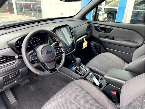 Used 2025 Subaru Forester Premium AWD/4WD image 12