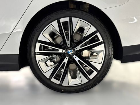 Used 2026 BMW 530i w/ Premium Package image 11