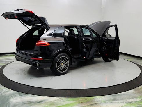 Used 2017 Porsche Cayenne Platinum Edition image 11
