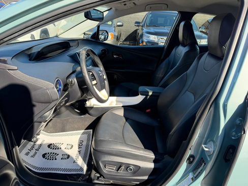 Used 2016 Toyota Prius Four Touring w/ Premium Convenience Package FWD image 7