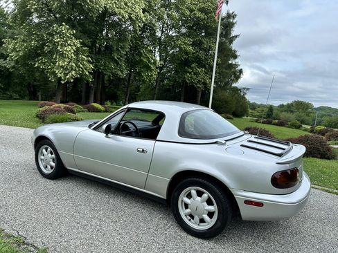 Used 1990 MAZDA MX-5 Miata RWD image 7