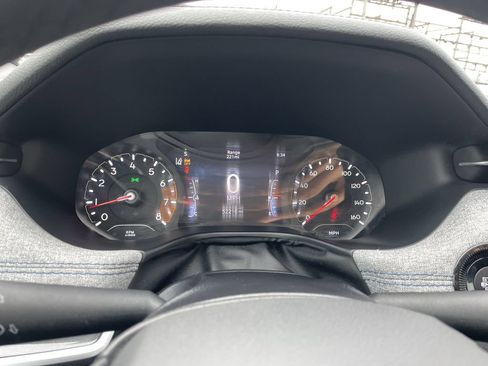 Used 2024 Jeep Compass Latitude AWD/4WD image 17