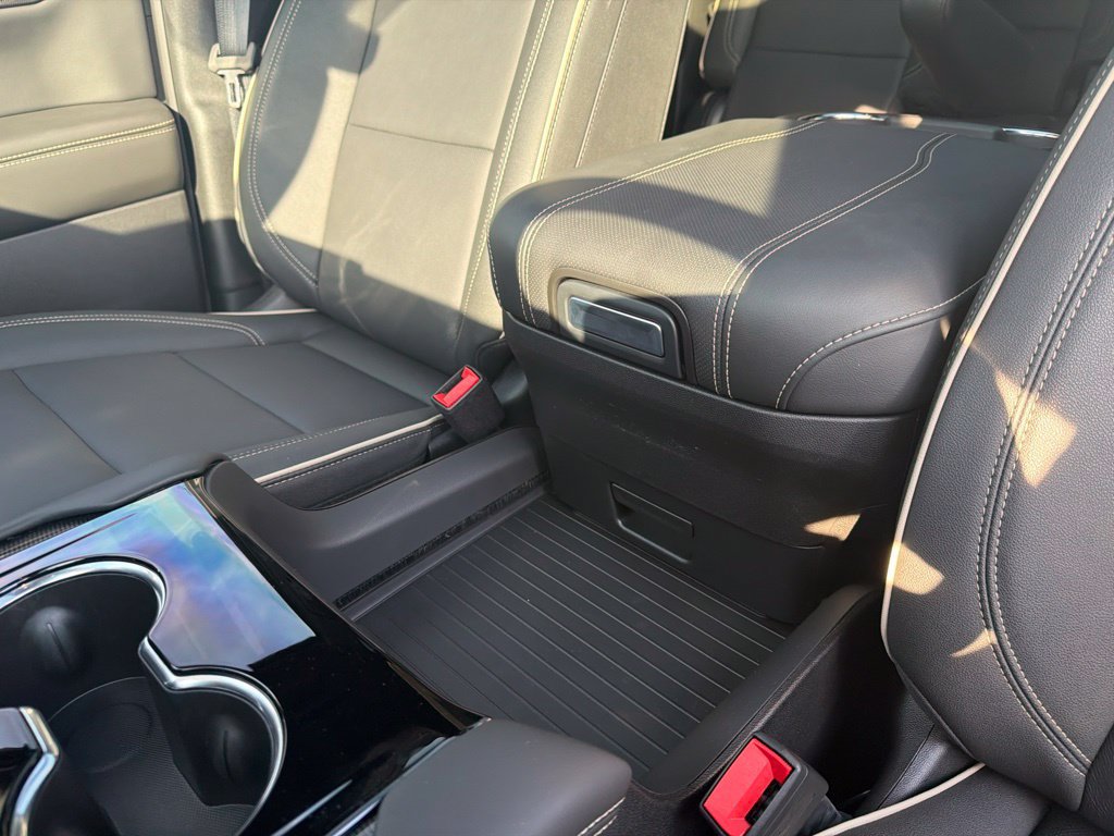 Used 2026 GMC Yukon XL Elevation w/ Elevation Premium Package AWD/4WD image 23