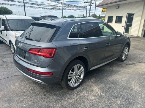 Used 2018 Audi Q5 2.0T Premium Plus w/ Premium Plus Package AWD/4WD image 3