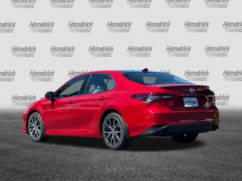 Used 2024 Toyota Camry XLE AWD/4WD image 7