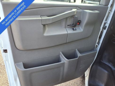 Used 2018 Chevrolet Express 3500 w/ Driver Convenience Package image 14