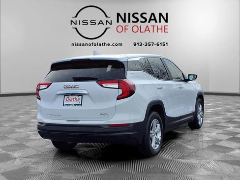 Used 2024 GMC Terrain SLE image 26