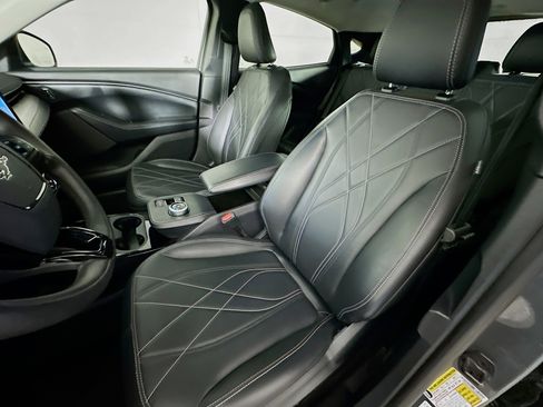 Used 2023 Ford Mustang Mach-E Select image 13