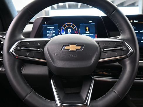 Used 2026 Chevrolet Equinox LT FWD image 24