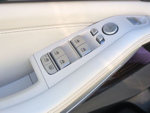 Used 2025 BMW X7 xDrive40i w/ Executive Package AWD/4WD image 13