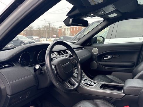 Used 2019 Land Rover Range Rover Evoque Landmark Edition image 3