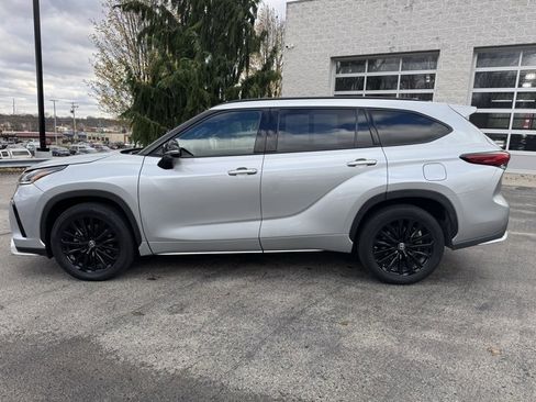 Certified 2023 Toyota Highlander XSE image 6