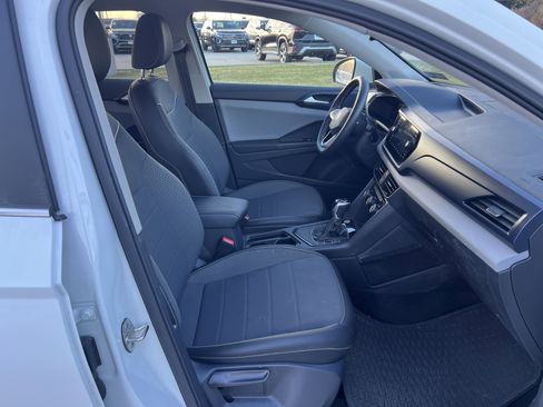 Certified 2023 Volkswagen Taos SE w/ Black Wheel Package image 28