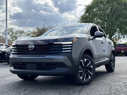 Used 2025 Nissan Kicks SV image 30