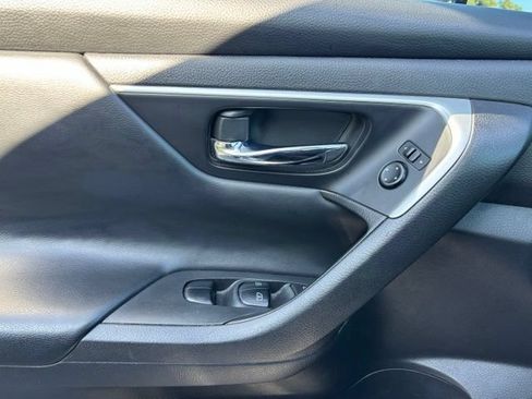 Used 2016 Nissan Altima 2.5 SV w/ Convenience Package FWD image 28