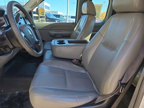 Used 2010 Chevrolet Silverado 2500 W/T image 15