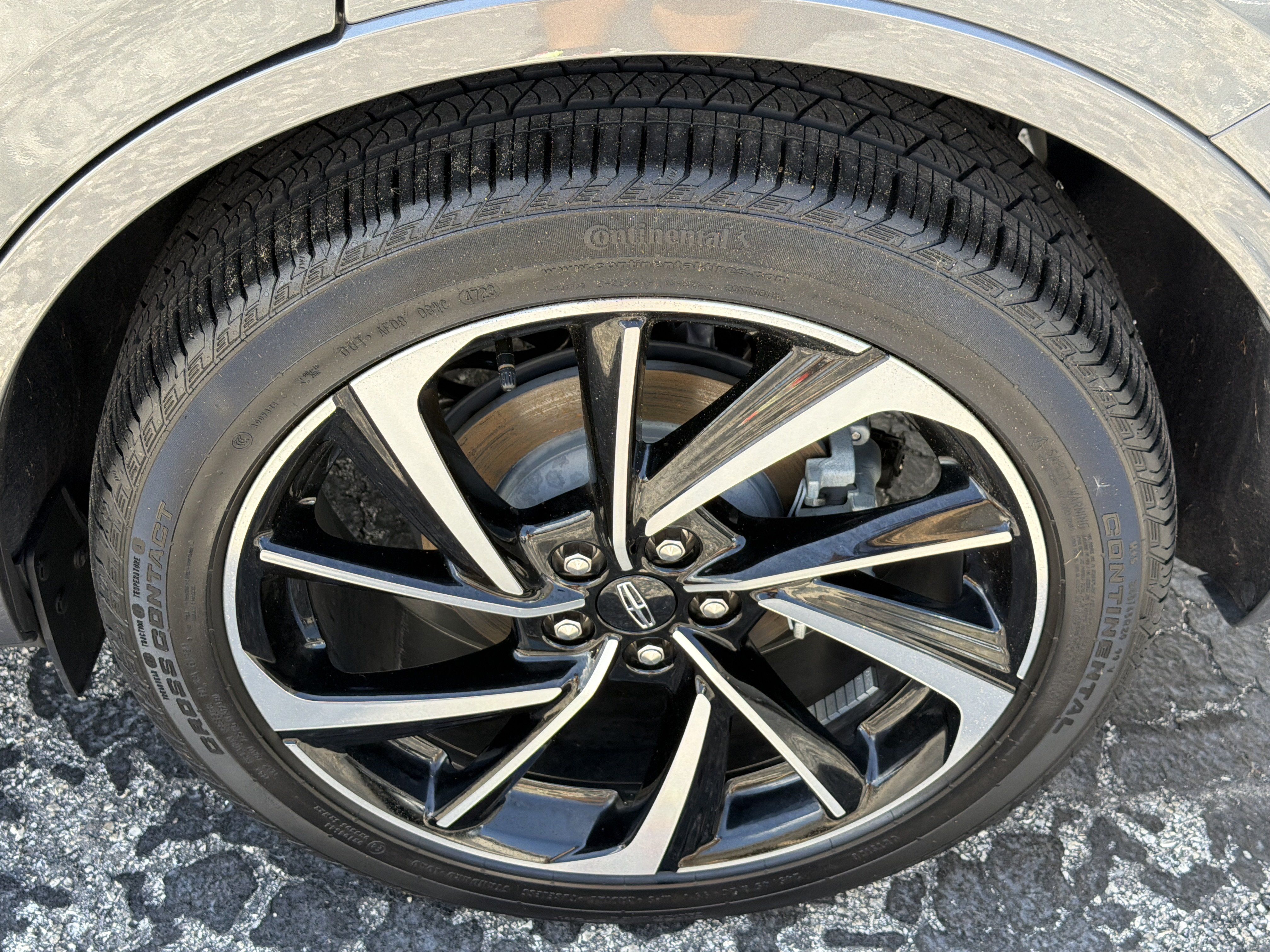 Certified 2024 Lincoln Corsair Grand Touring w/ Rear Removable Package Tray AWD/4WD image 14