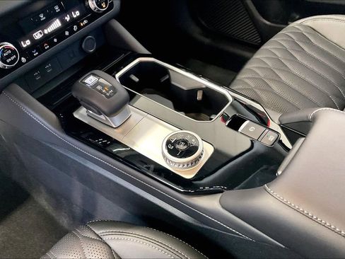 New 2026 Mitsubishi Outlander SEL FWD image 8