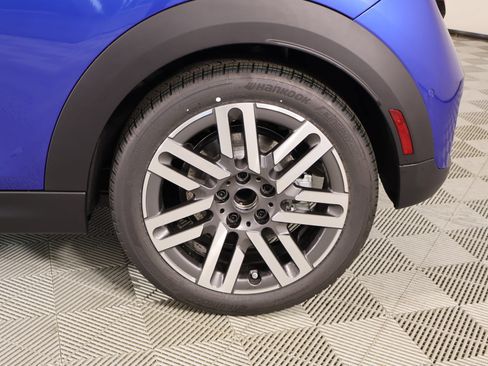 New 2026 MINI Cooper 2-Door Hardtop FWD image 18