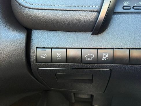 Used 2024 Toyota Camry SE image 29