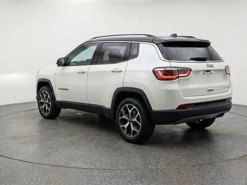 Used 2025 Jeep Compass Limited image 6