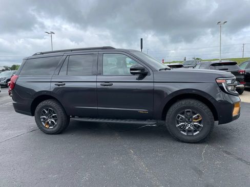 Used 2025 Ford Expedition Tremor AWD/4WD image 2