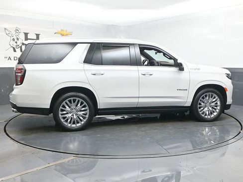 Used 2023 Chevrolet Tahoe High Country w/ Advanced Technology Package AWD/4WD image 39