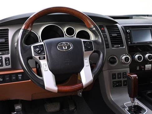 Used 2017 Toyota Sequoia Platinum AWD/4WD image 9