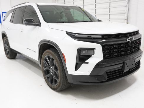 Used 2024 Chevrolet Traverse RS w/ LPO, Floor Liner Package image 3