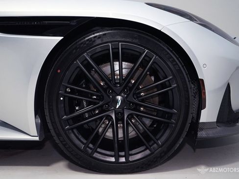 Used 2025 Aston Martin DB12 Coupe RWD image 15