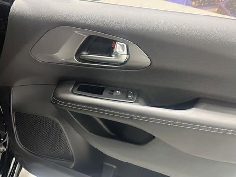 New 2026 Chrysler Pacifica Select image 23