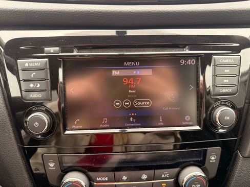 Used 2018 Nissan Rogue SV AWD/4WD image 28