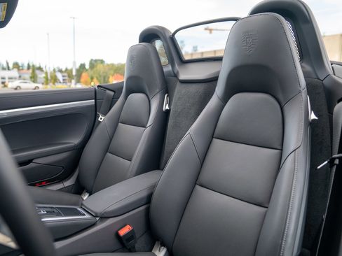 Used 2025 Porsche 718 Boxster image 5