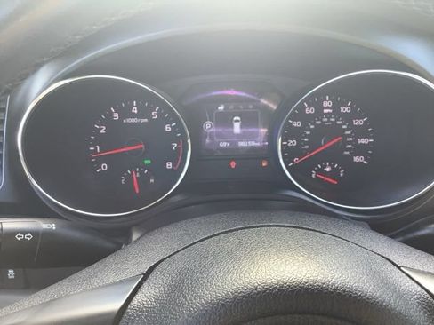 Used 2018 Kia Sedona LX w/ LX Essentials Premium Package FWD image 21