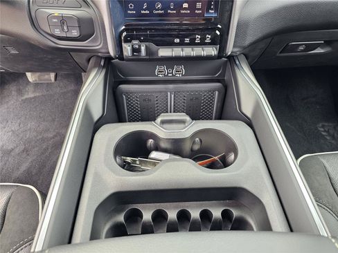 New 2026 RAM 2500 Laramie w/ Sport Appearance Package AWD/4WD image 29