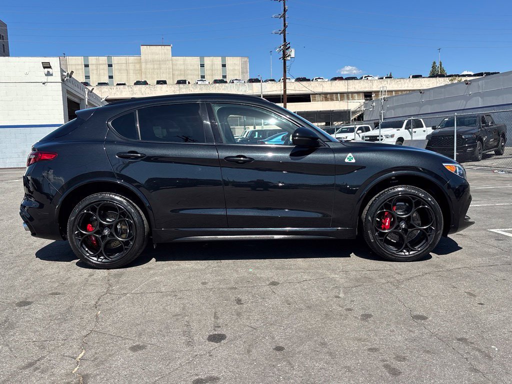 Used 2023 Alfa Romeo Stelvio Quadrifoglio AWD/4WD image 2
