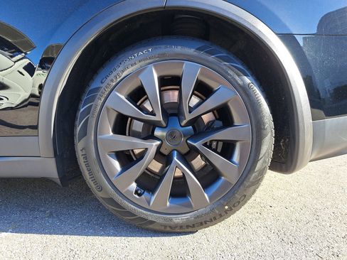 Used 2023 Tesla Model X image 36