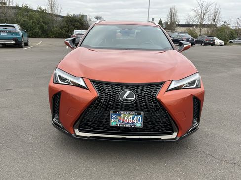 Used 2019 Lexus UX 200 F Sport w/ F Sport Premium Package image 8