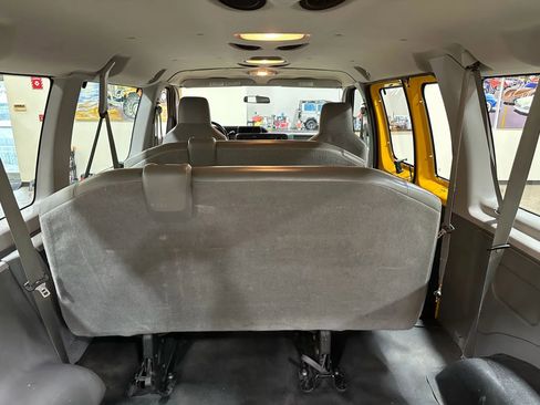 Used 2011 Ford E-150 and Econoline 150 Wagon image 29