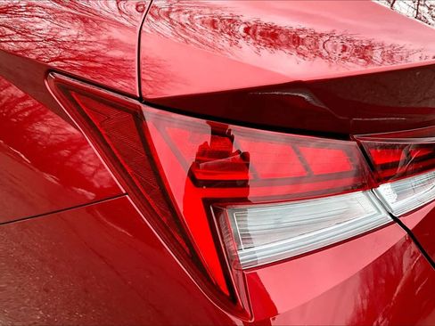 Used 2024 Hyundai Elantra Blue image 26