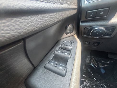 Used 2021 Ford Expedition Limited image 19