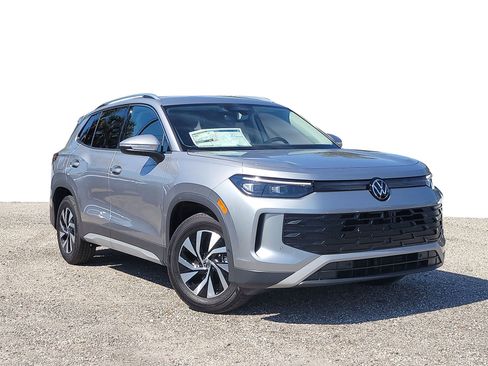 New 2026 Volkswagen Tiguan S FWD image 2