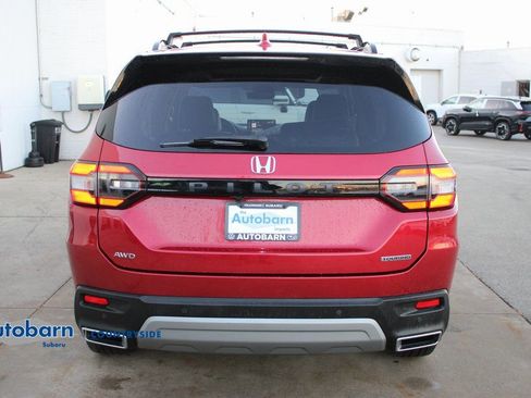 Used 2023 Honda Pilot Touring image 6