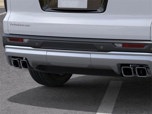 New 2026 Chevrolet Traverse LT image 14
