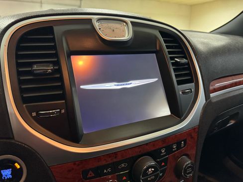 Used 2014 Chrysler 300 RWD image 45