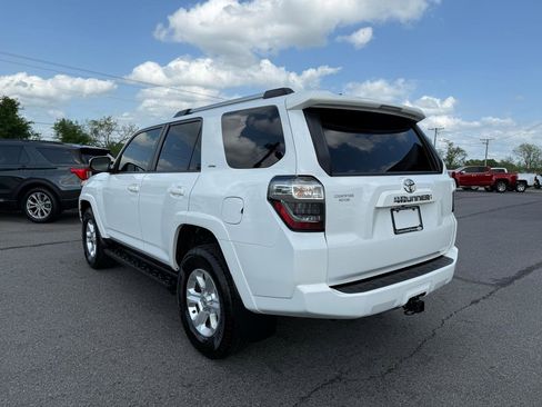 Used 2024 Toyota 4Runner SR5 AWD/4WD image 4